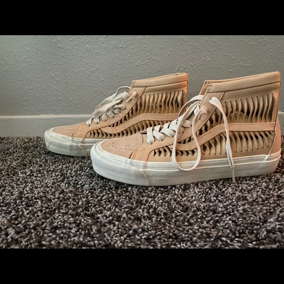 Light Pink- VANS “Off The Wall” shoes. Size 9.0 US Women or 7.5 US Men! - Picture 3 of 6